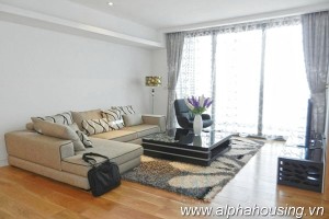 Duluxe 3 bedroom apartment for rent at Indochina plaza Hanoi 2